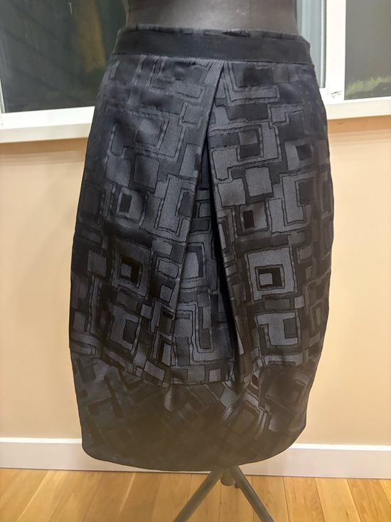 Dresses & Skirts - Black Geometric Textured Pencil Skirt